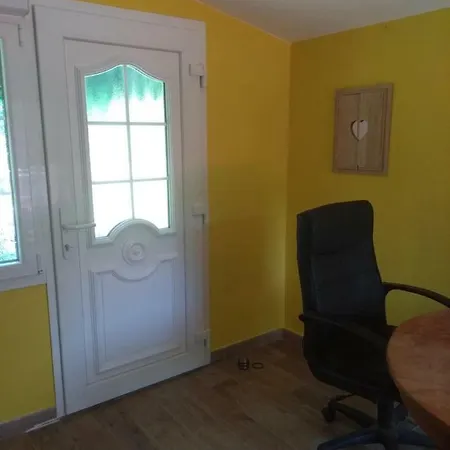 Διαμέρισμα Apartement Avec Balcon *